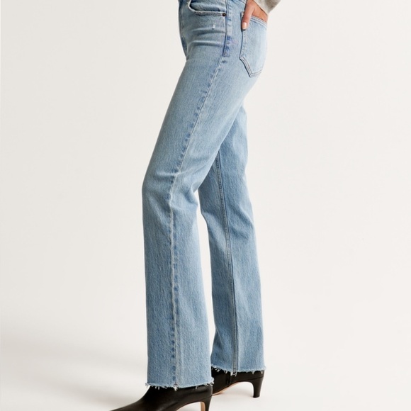 Abercrombie Ultra High Rise 90s Straight Jeans - Picture 3 of 16